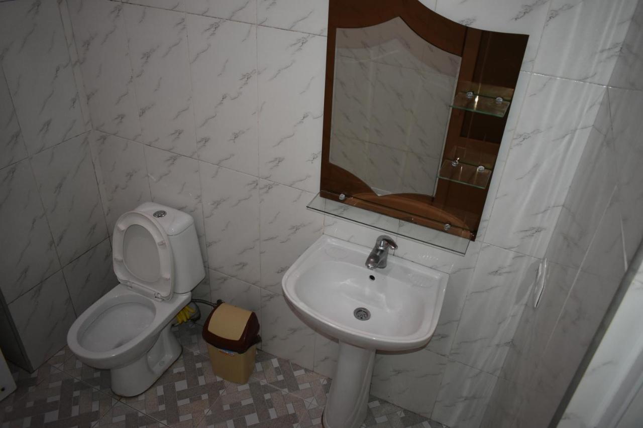 Ucha'S Apartment Batumi Zewnętrze zdjęcie