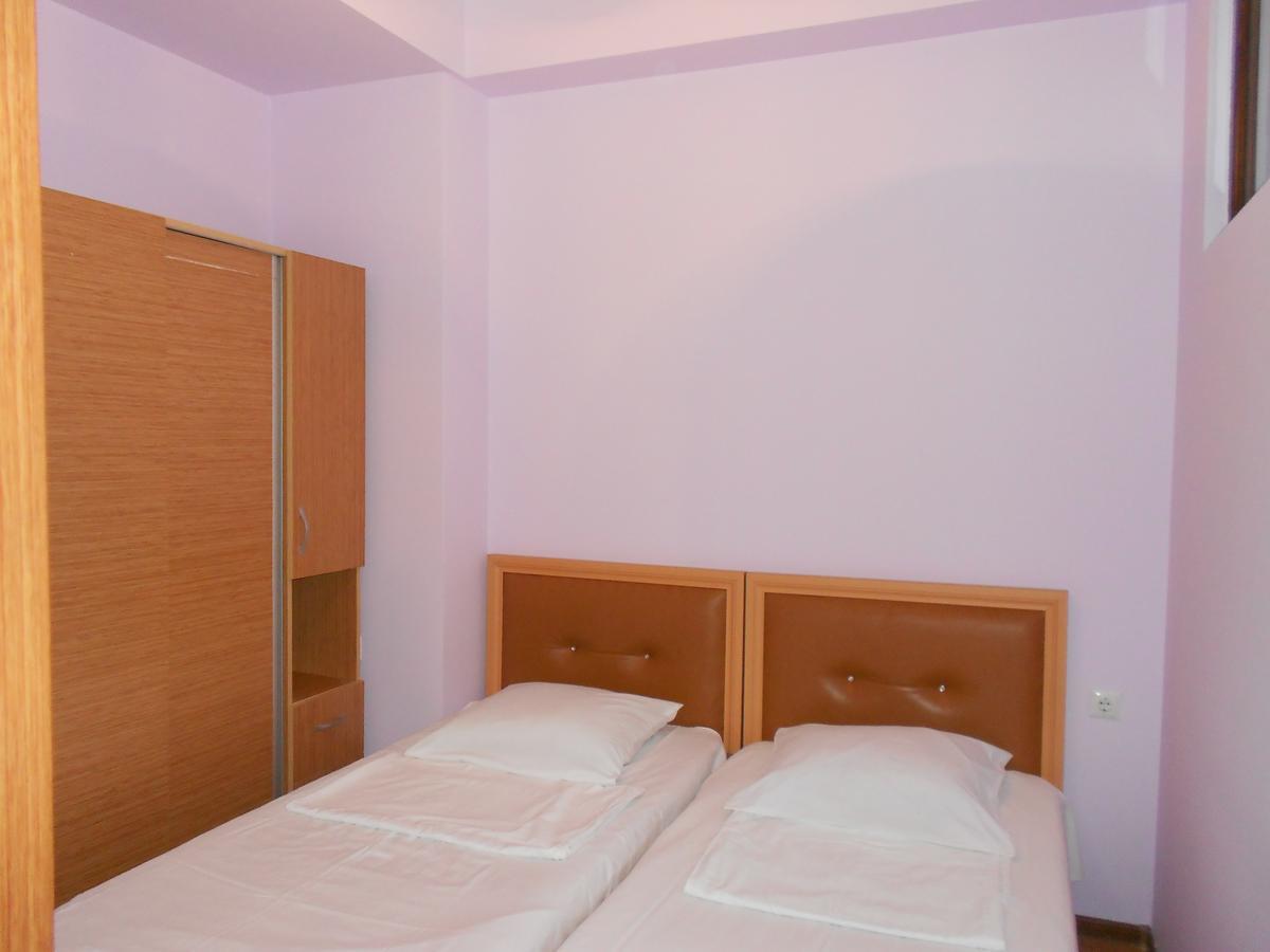 Ucha'S Apartment Batumi Zewnętrze zdjęcie