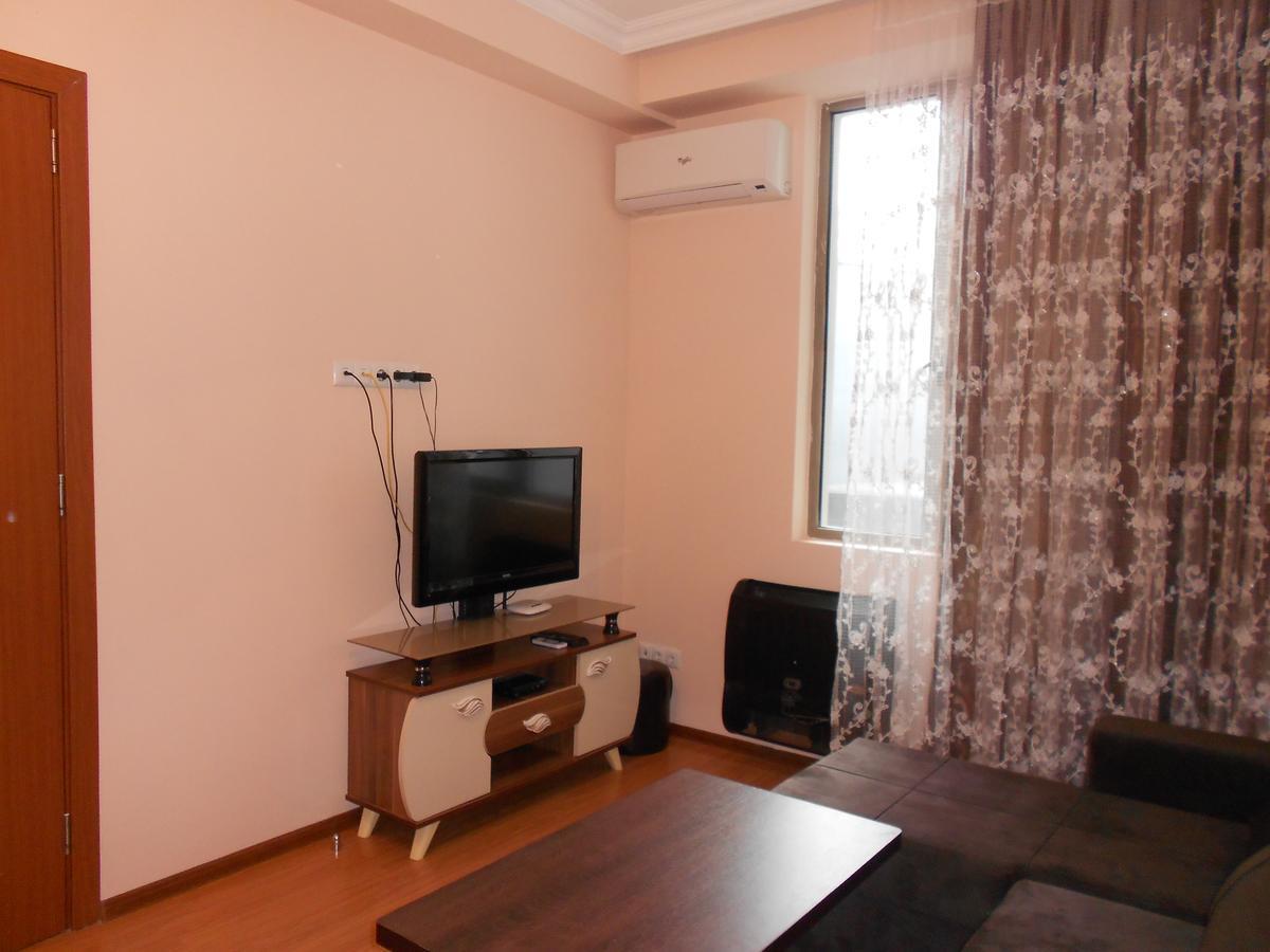 Ucha'S Apartment Batumi Zewnętrze zdjęcie