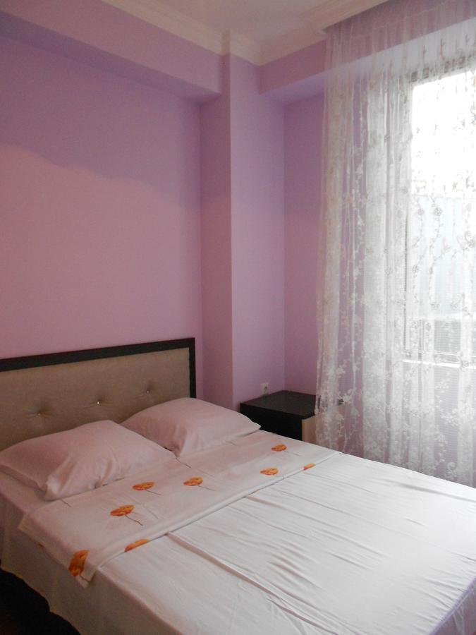 Ucha'S Apartment Batumi Zewnętrze zdjęcie
