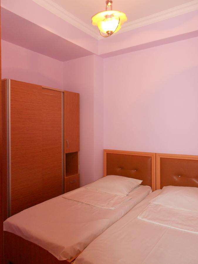 Ucha'S Apartment Batumi Zewnętrze zdjęcie