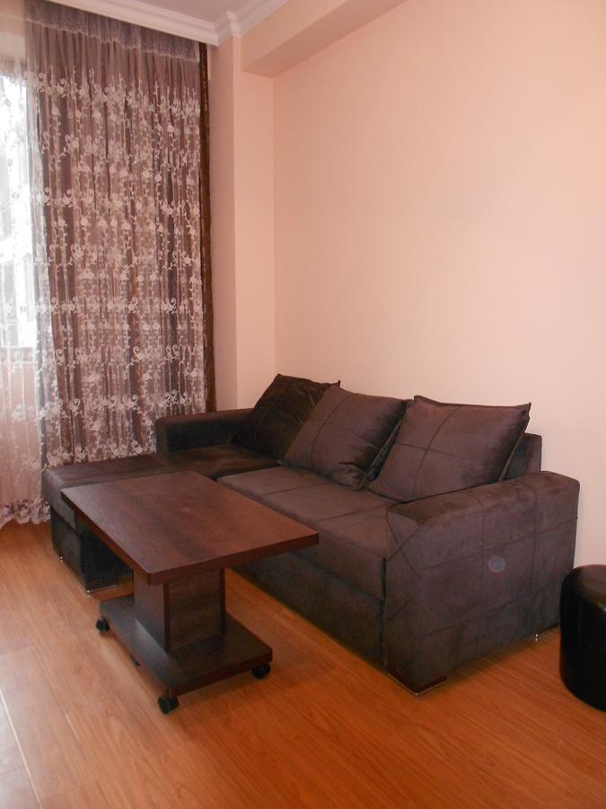 Ucha'S Apartment Batumi Zewnętrze zdjęcie