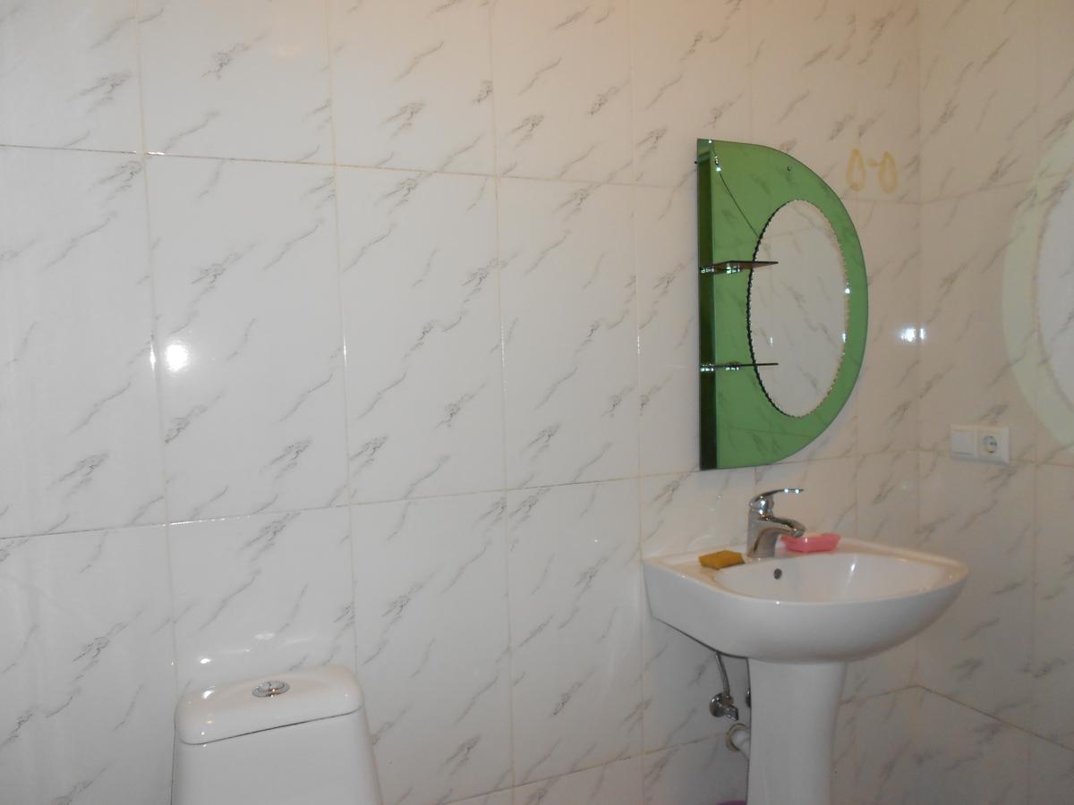 Ucha'S Apartment Batumi Zewnętrze zdjęcie