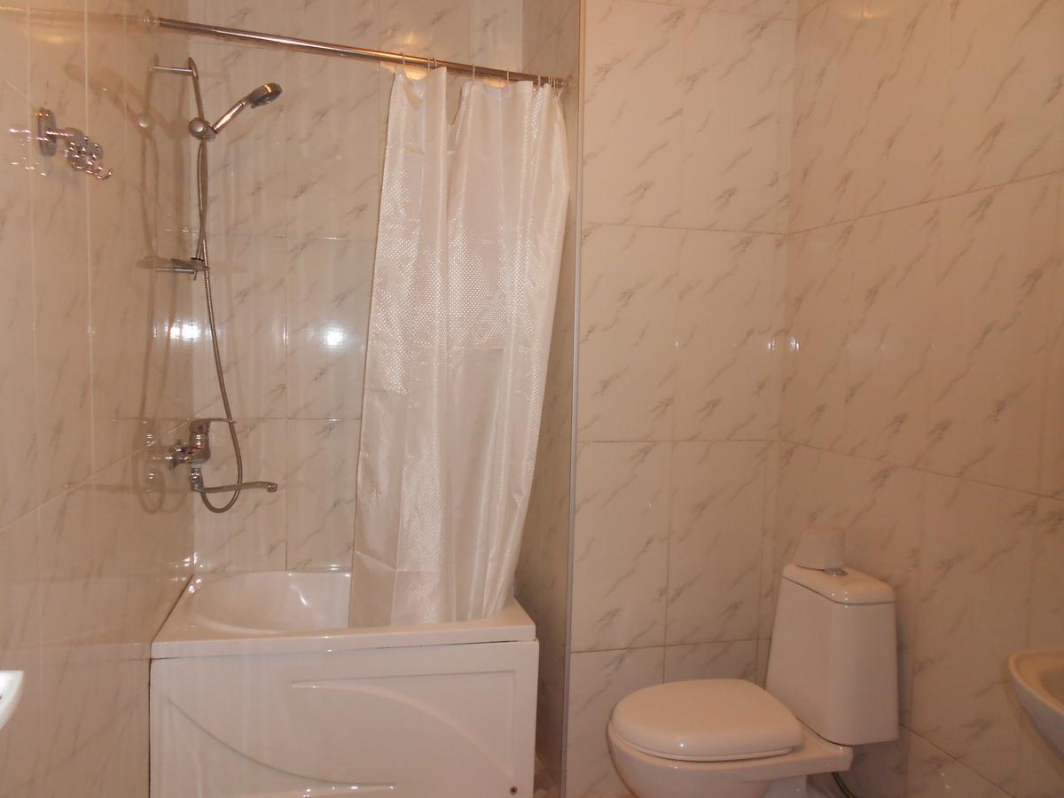 Ucha'S Apartment Batumi Zewnętrze zdjęcie