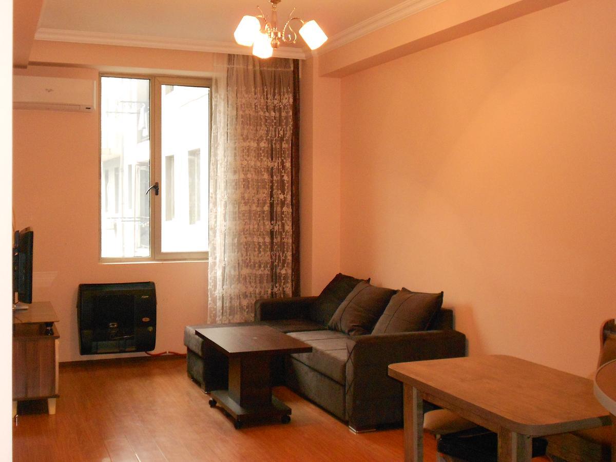 Ucha'S Apartment Batumi Zewnętrze zdjęcie