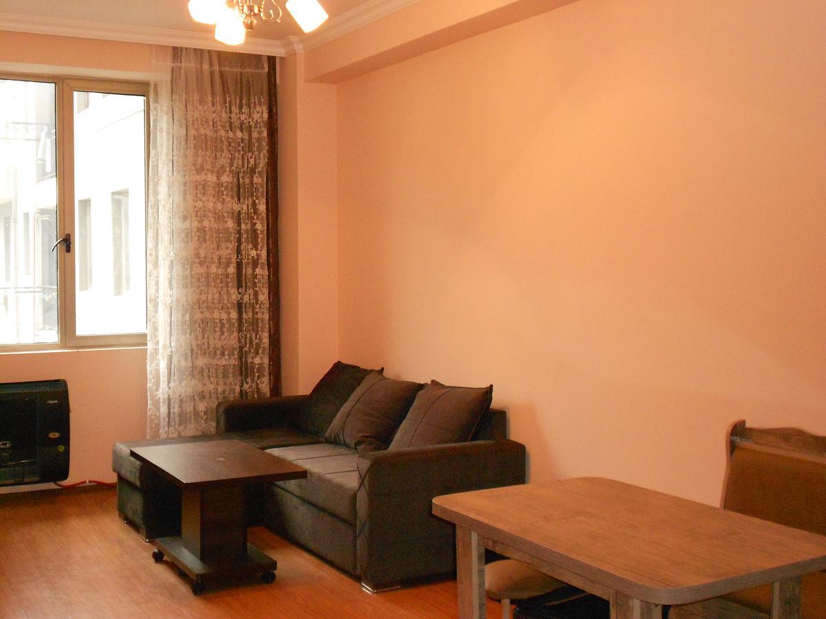 Ucha'S Apartment Batumi Zewnętrze zdjęcie