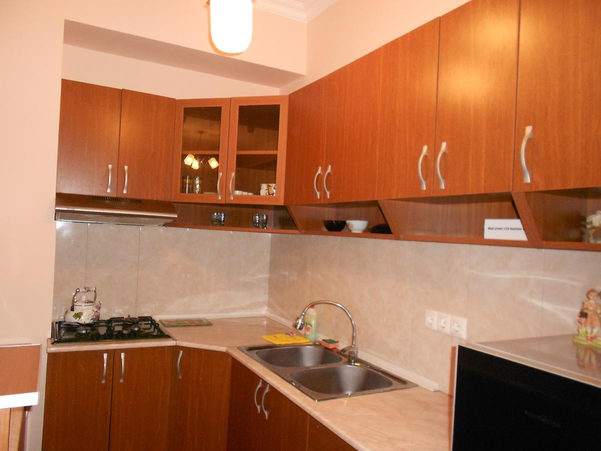 Ucha'S Apartment Batumi Zewnętrze zdjęcie