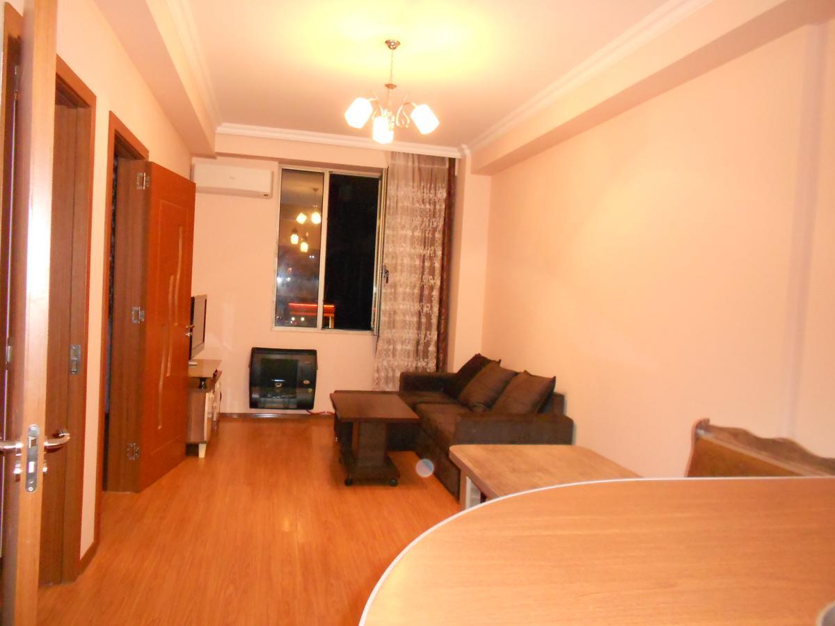 Ucha'S Apartment Batumi Zewnętrze zdjęcie